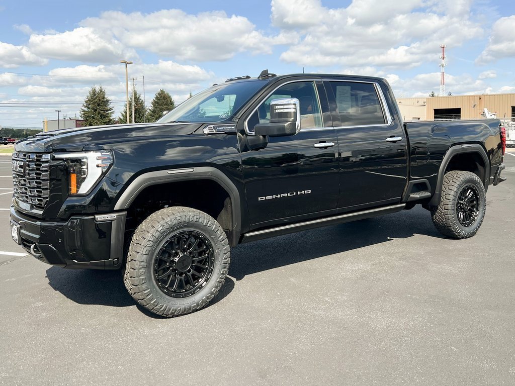 Used 2025 GMC Sierra 3500 Denali Ultimate image 16