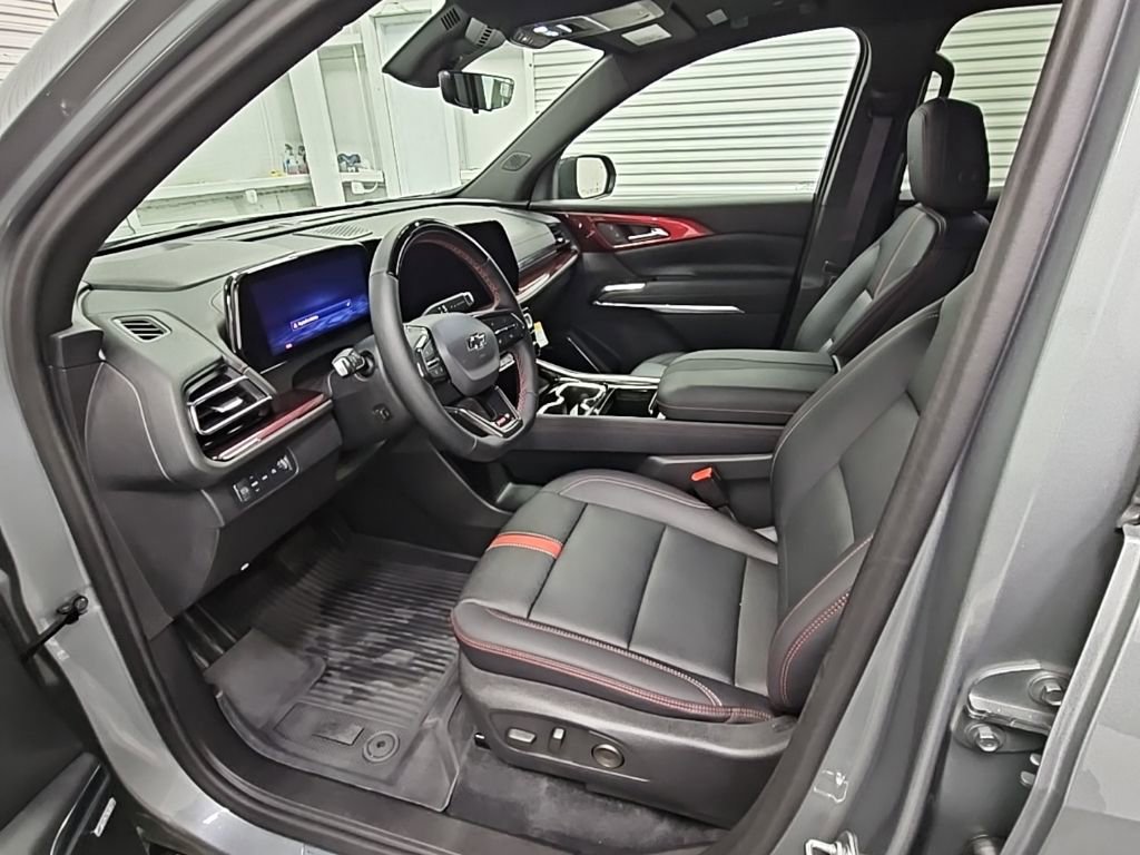 Used 2024 Chevrolet Traverse RS w/ LPO, Floor Liner Package image 10