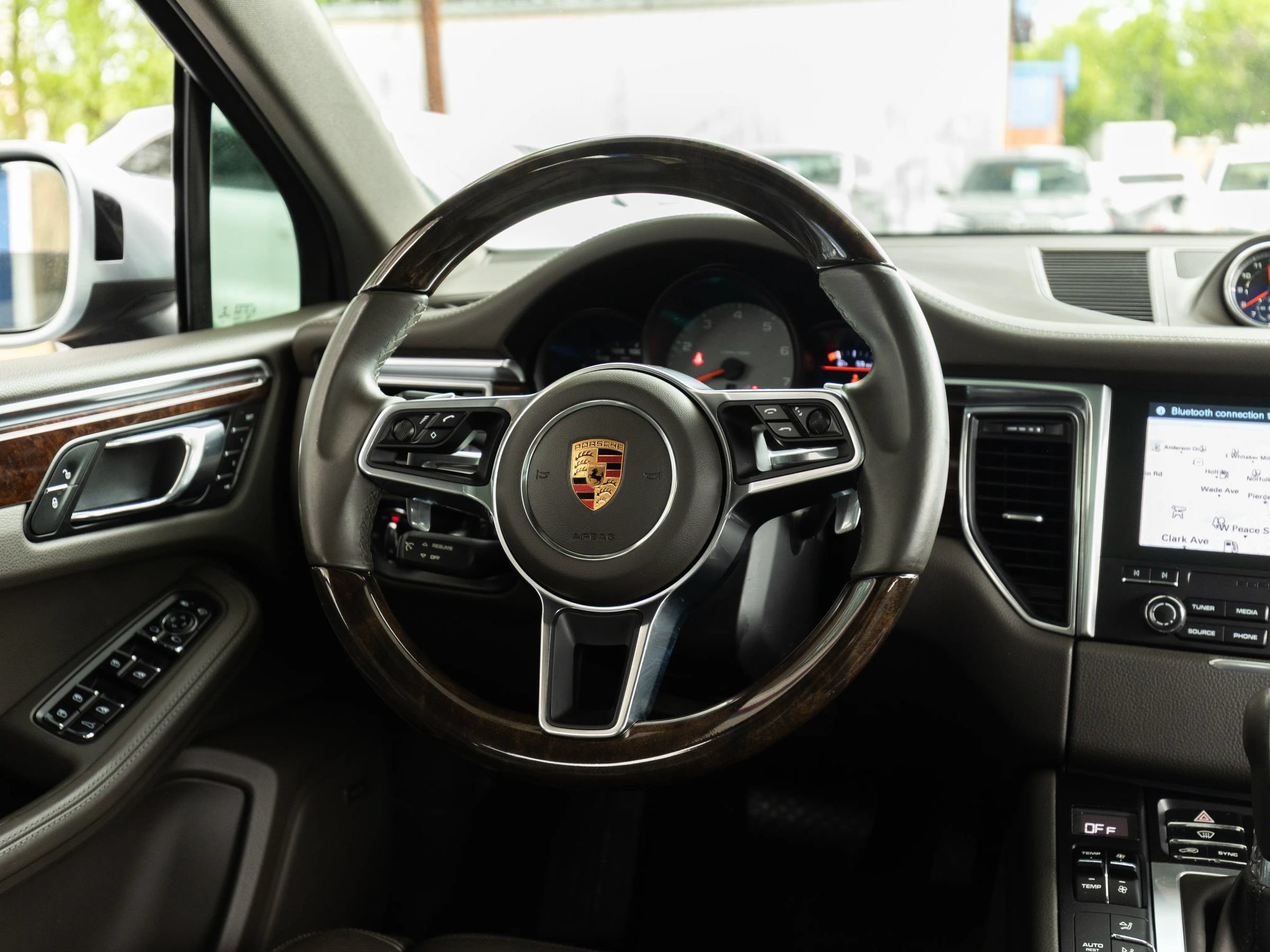 Used 2018 Porsche Macan S AWD/4WD image 34