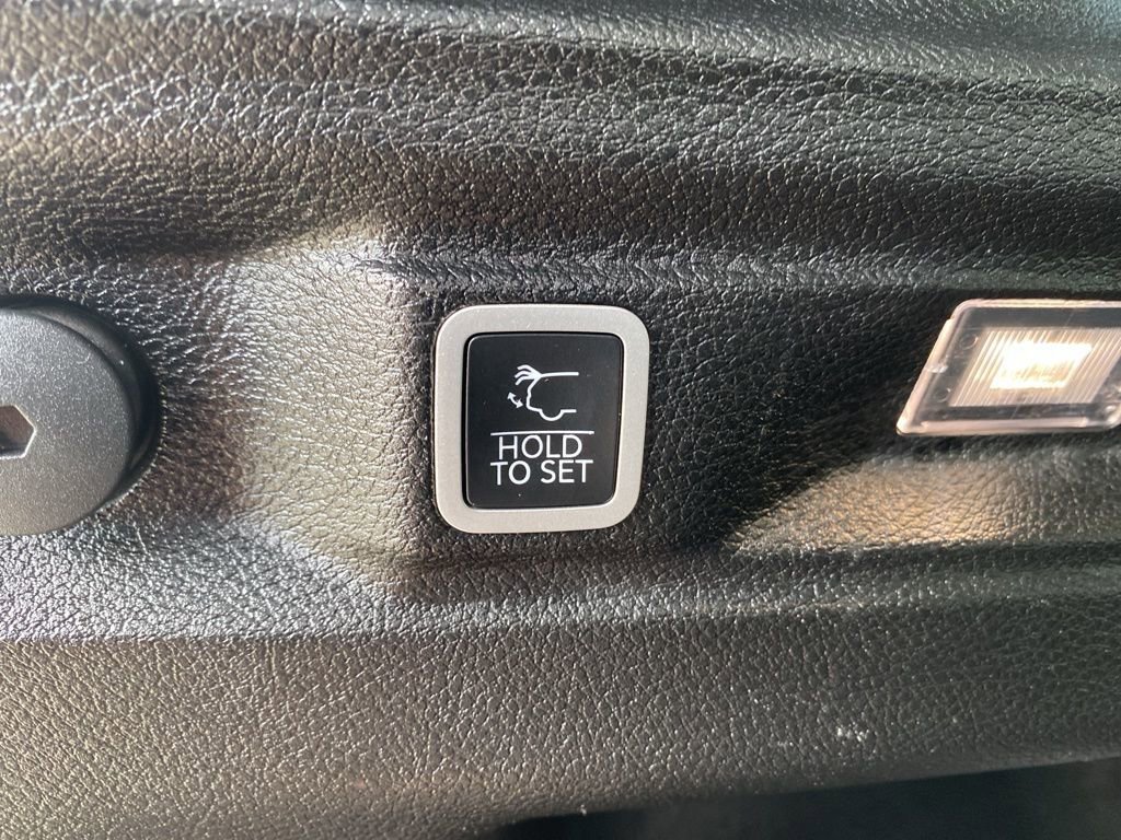 Used 2023 Jeep Grand Cherokee L Limited image 19