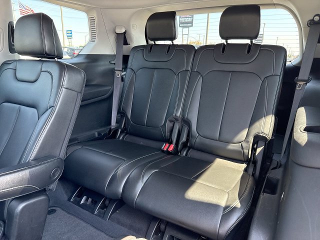 Used 2023 Jeep Grand Cherokee L Limited AWD/4WD image 24