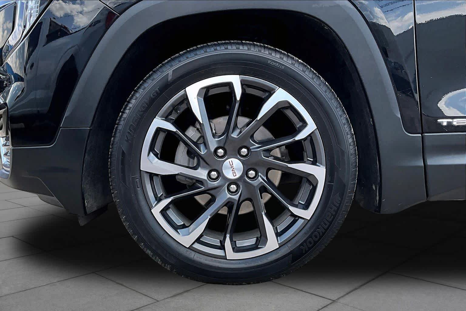 Used 2022 GMC Terrain SLT w/ Infotainment Package II FWD image 10