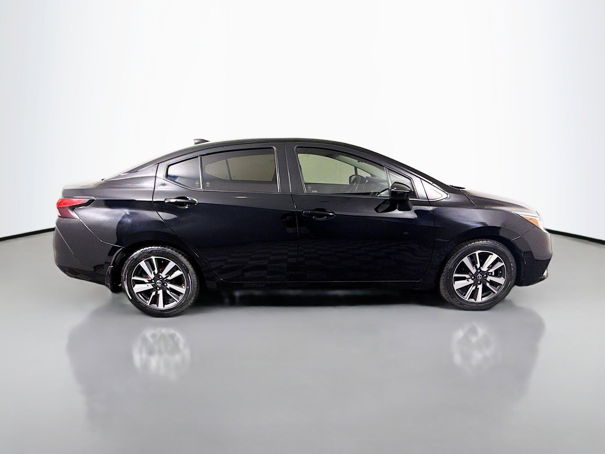 Used 2020 Nissan Versa SV image 11