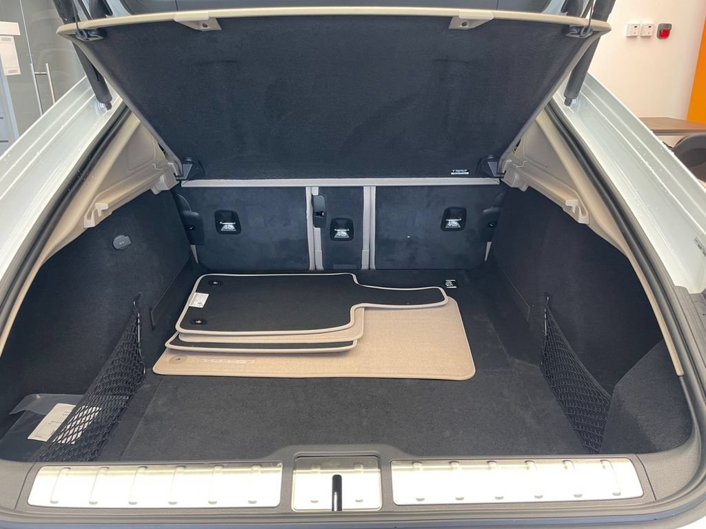 New 2026 Porsche Panamera 4 AWD/4WD image 6