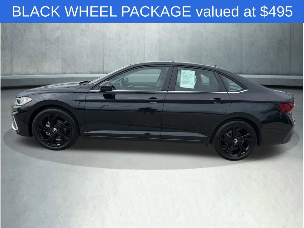 Used 2026 Volkswagen Jetta SE w/ Black Wheel Package FWD image 4