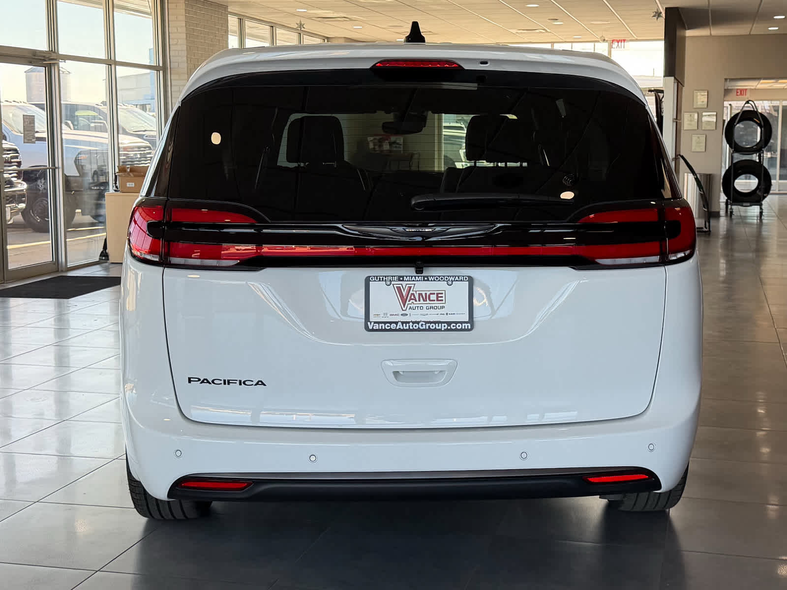 New 2026 Chrysler Pacifica Select image 4