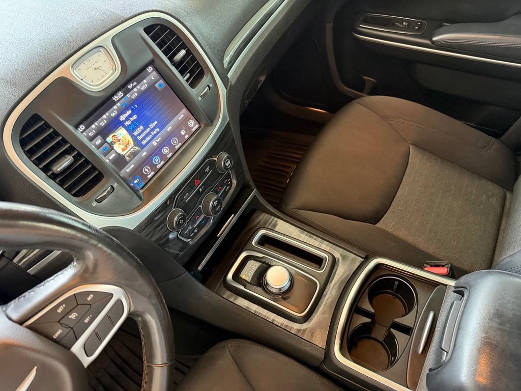 Used 2019 Chrysler 300 Touring w/ Sport Appearance Package RWD image 46