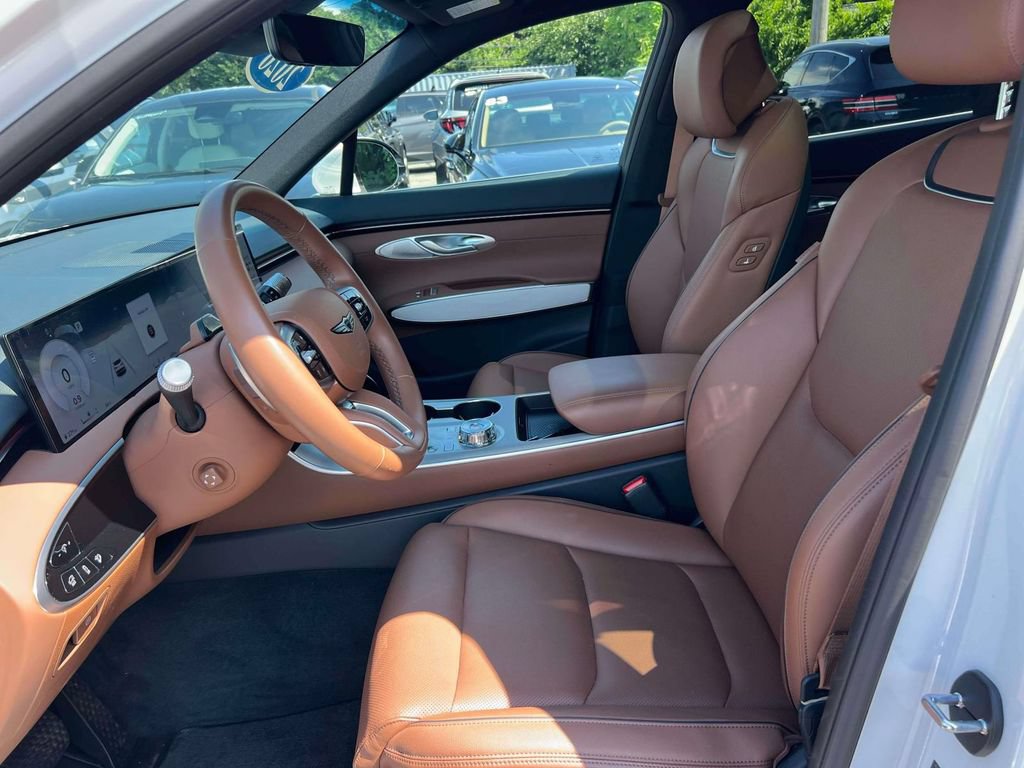 Certified 2026 Genesis GV70 2.5T Advanced AWD/4WD image 15