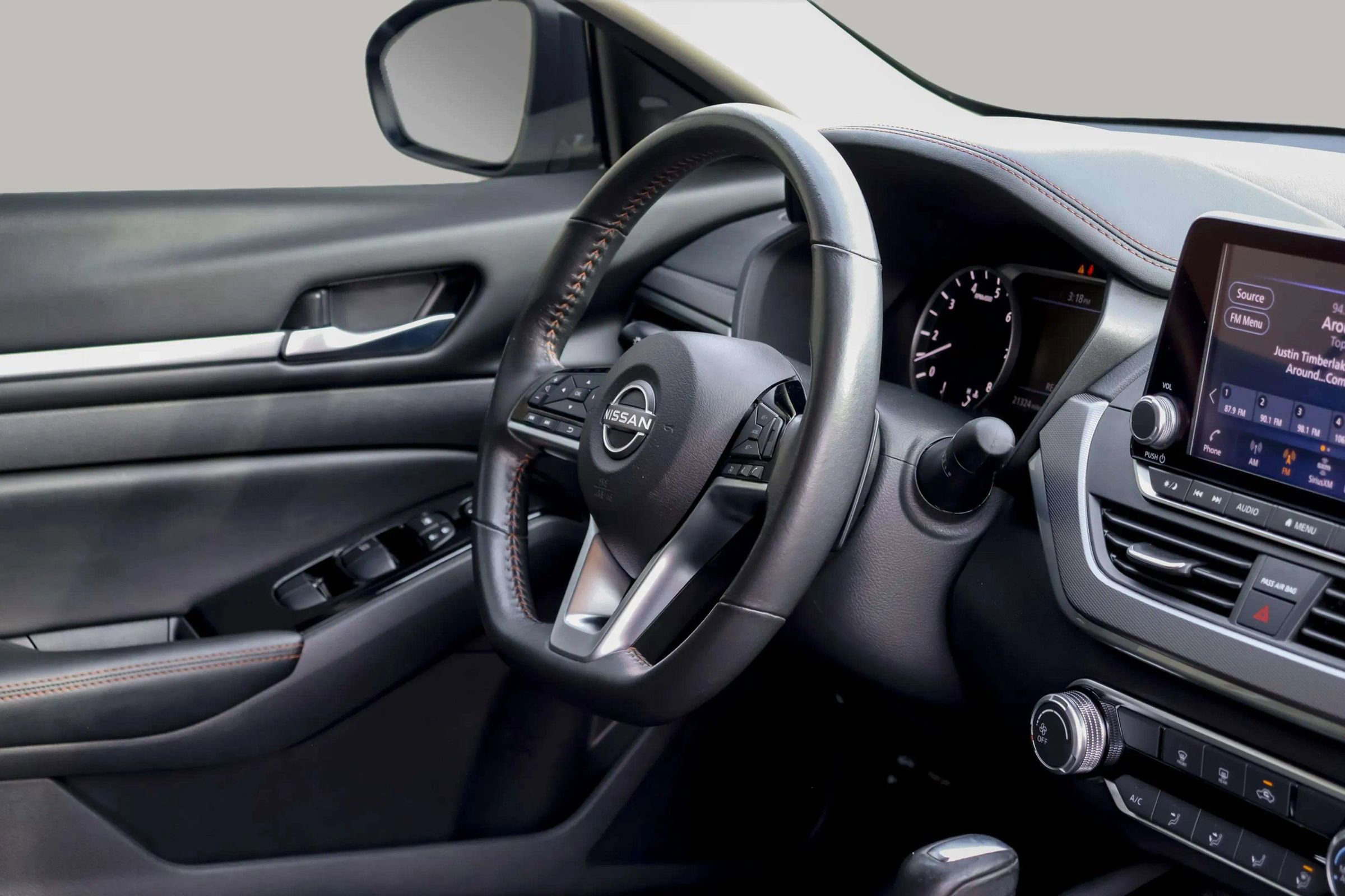 Used 2024 Nissan Altima 2.5 SR image 37