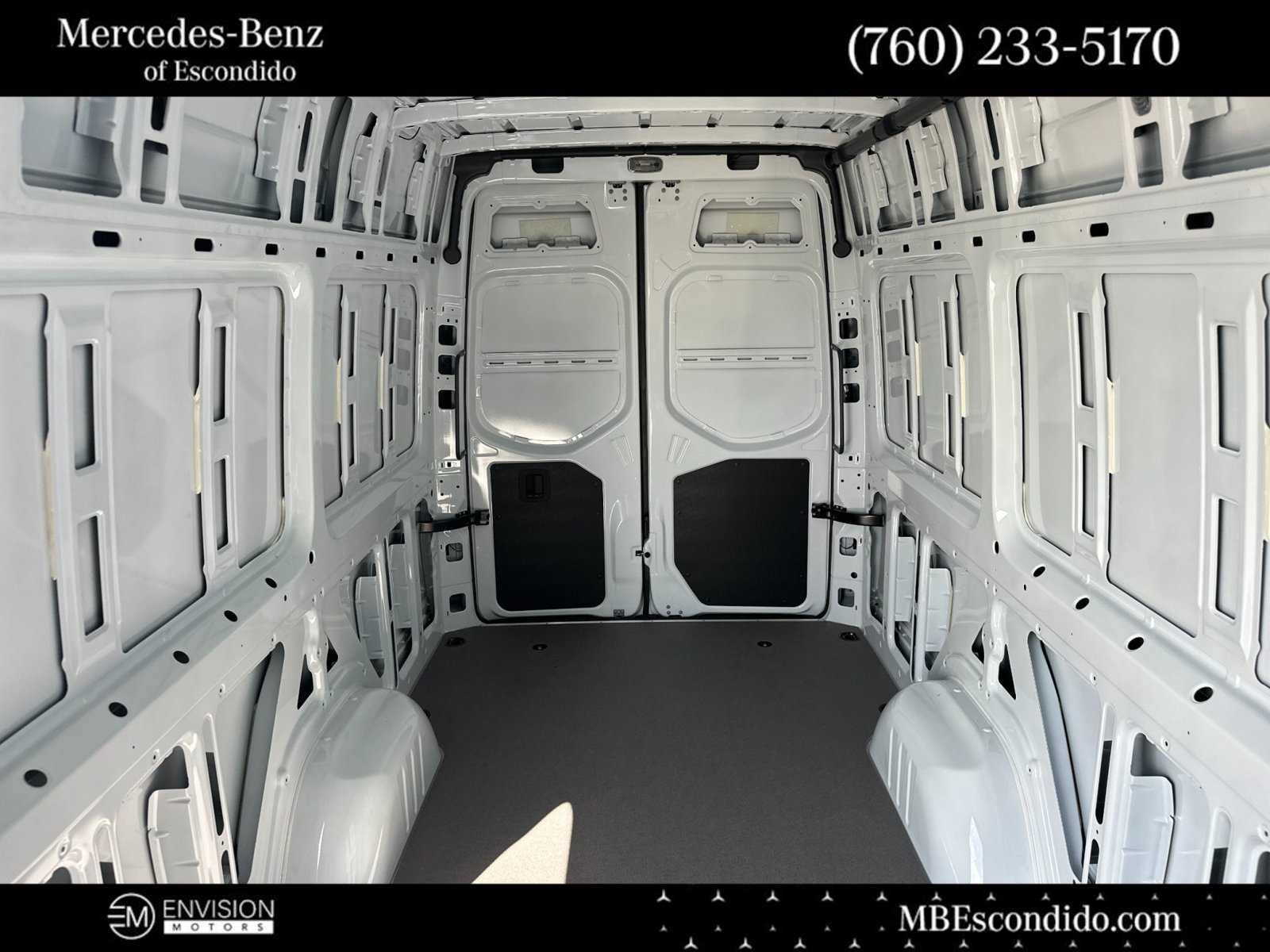 New 2025 Mercedes-Benz eSprinter 170 Cargo image 16