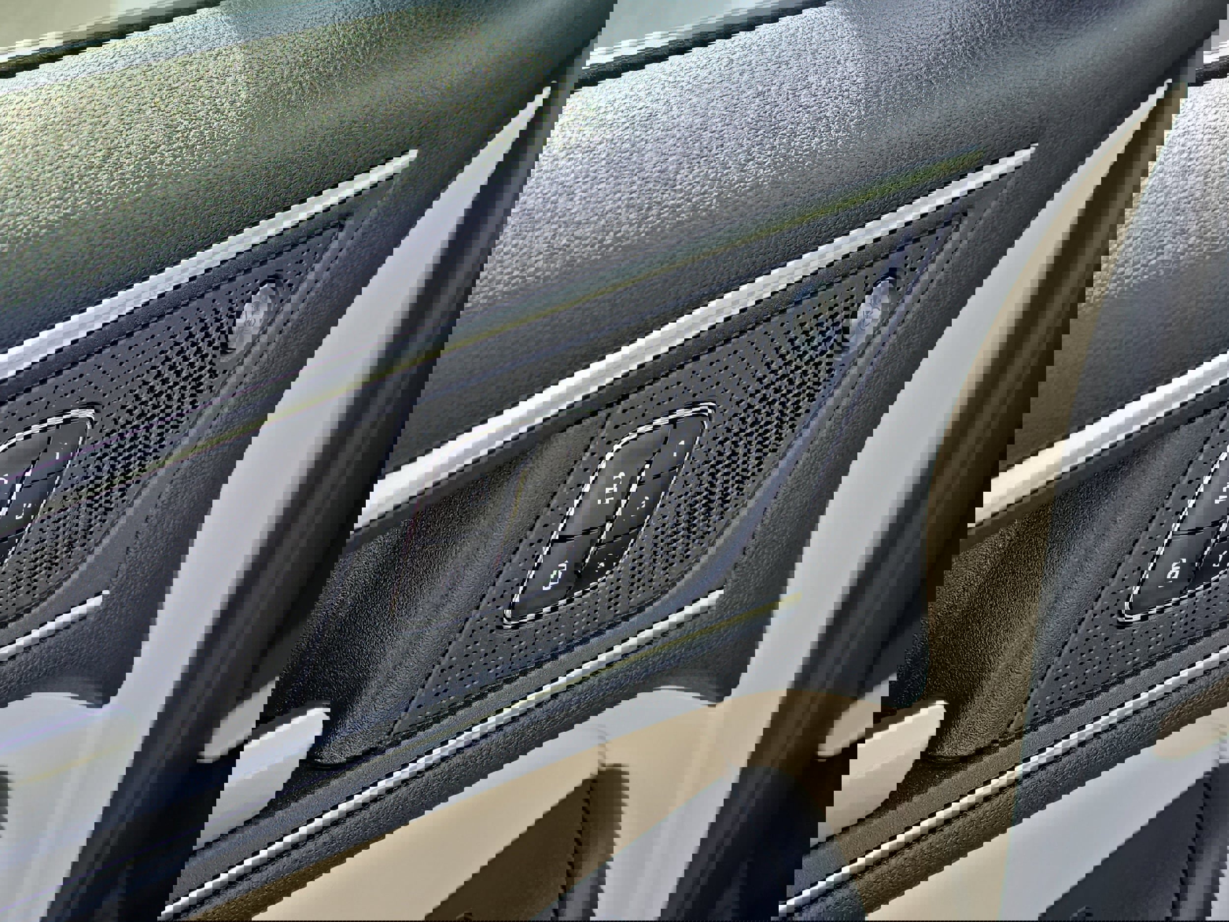 Certified 2023 Ford Edge Titanium AWD/4WD image 21