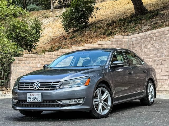 Used 2015 Volkswagen Passat 1.8T SEL Premium FWD image 2