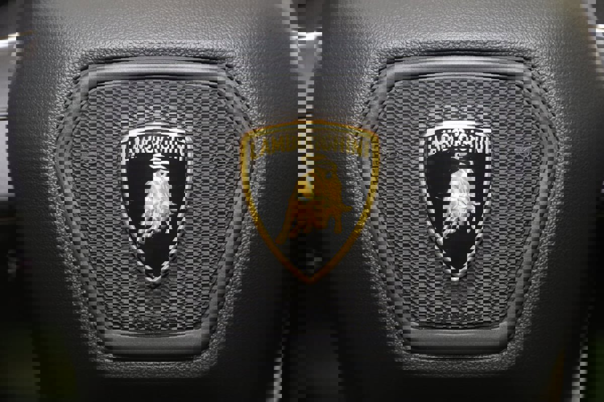 Used 2022 Lamborghini Urus image 65