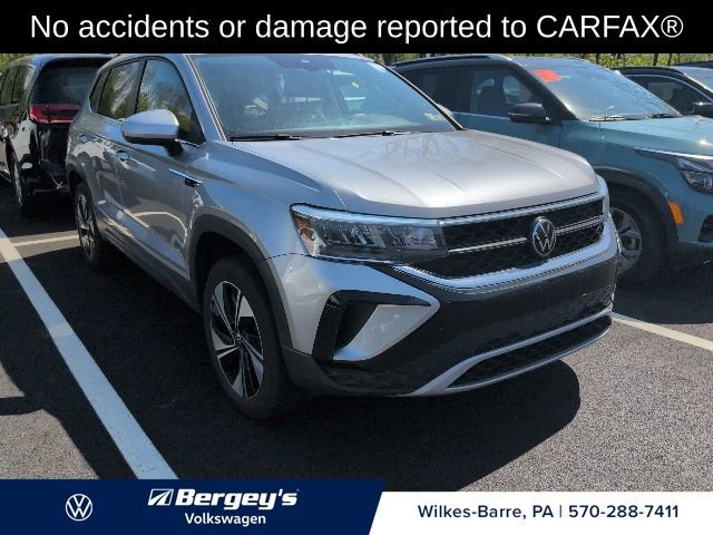 Used 2024 Volkswagen Taos SE AWD/4WD image 2