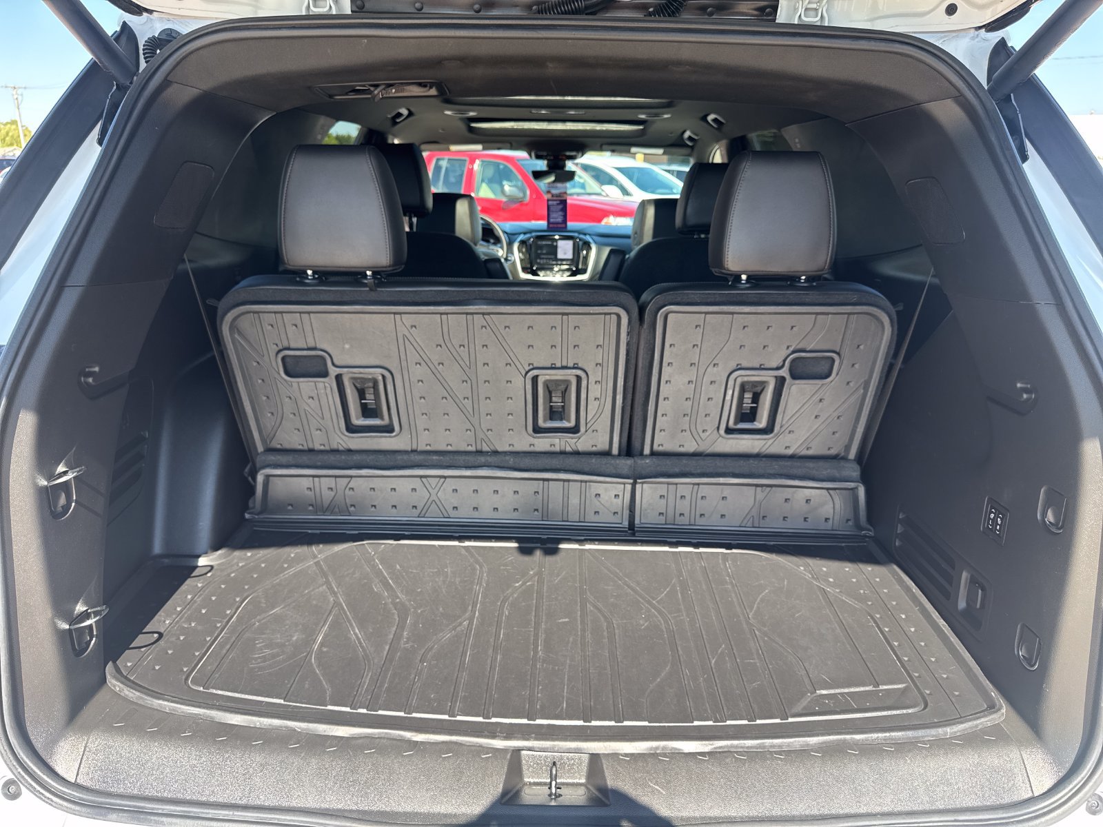 Used 2023 Chevrolet Traverse High Country w/ LPO, Floor Liner Package AWD/4WD image 26