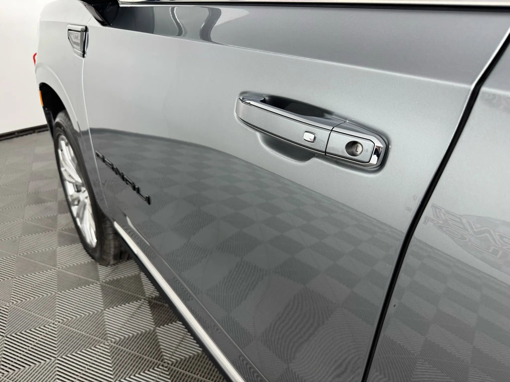 Used 2023 GMC Yukon XL Denali image 29