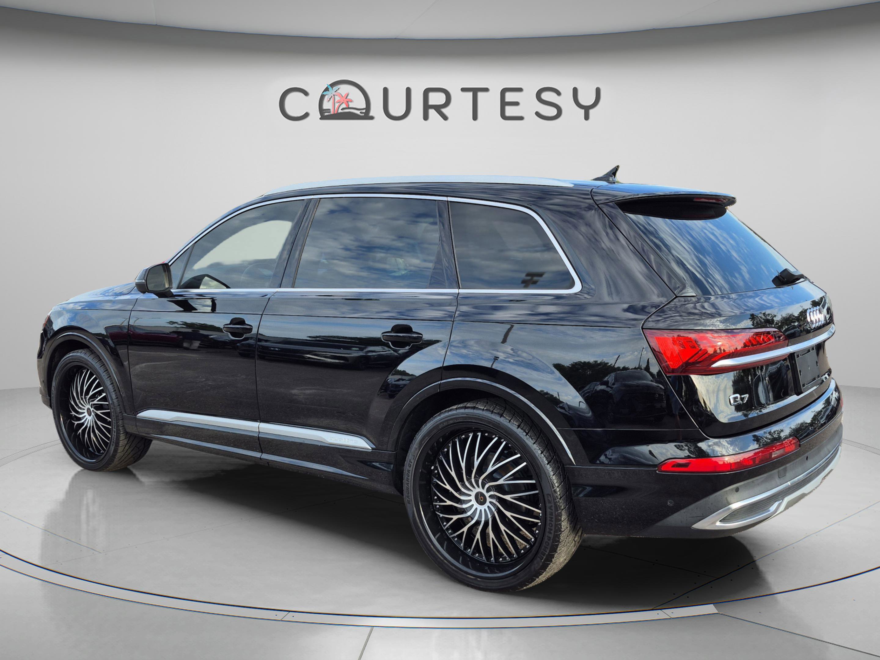Used 2020 Audi Q7 3.0T Premium Plus AWD/4WD image 3