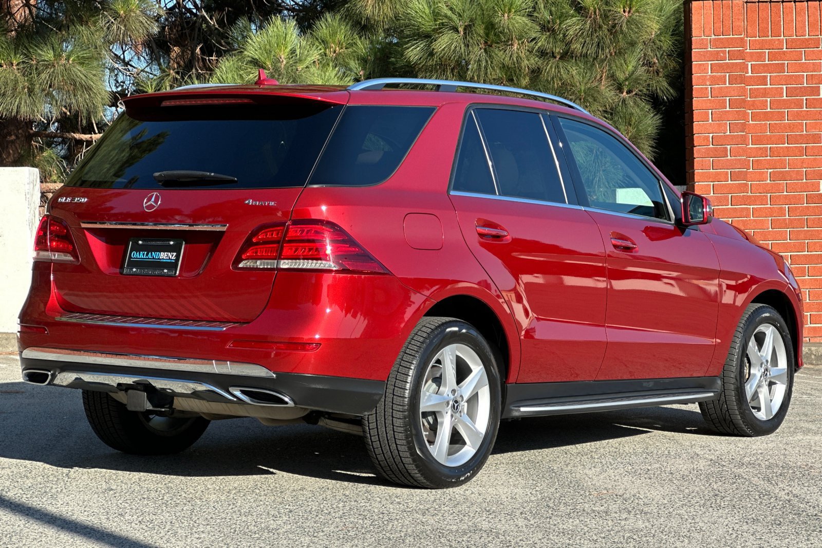 Used 2017 Mercedes-Benz GLE 350 4MATIC image 4