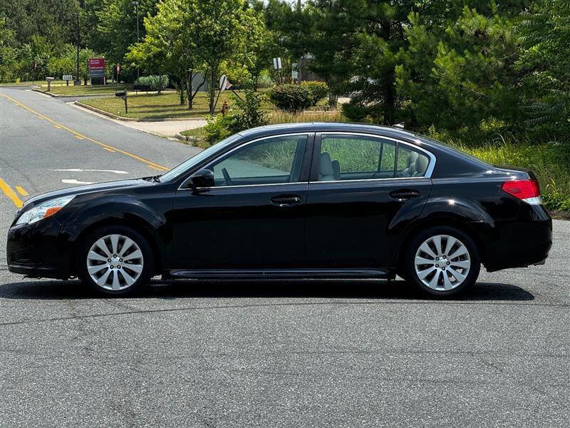 Used 2011 Subaru Legacy 3.6R Limited AWD/4WD image 4