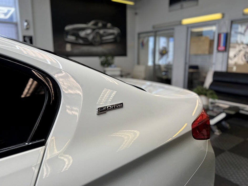 Used 2018 BMW 530e RWD image 20