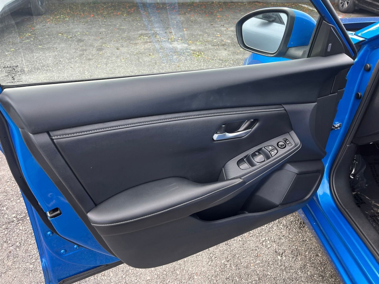 Used 2025 Nissan Sentra SV FWD image 18