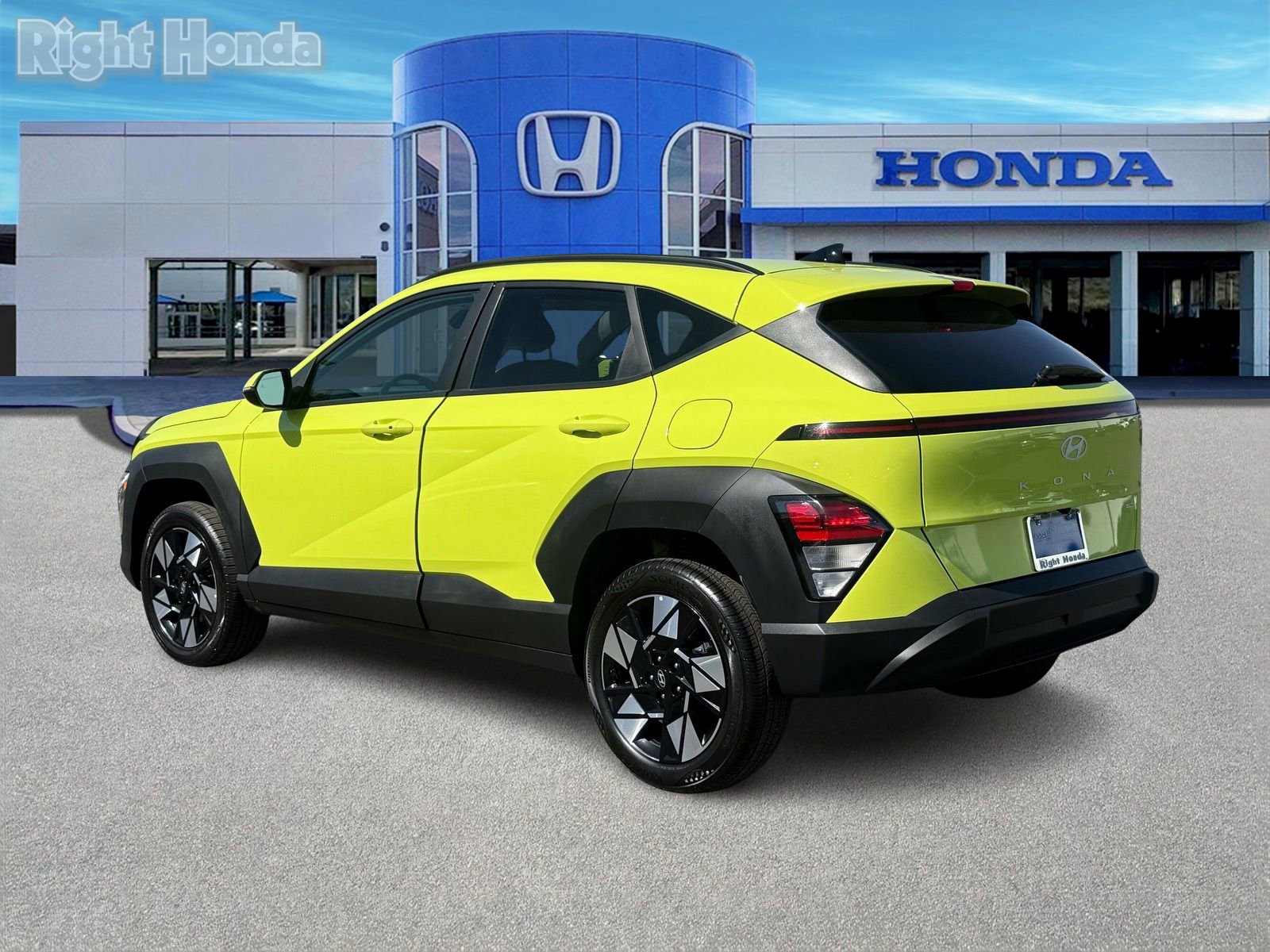 Used 2025 Hyundai Kona SEL image 4