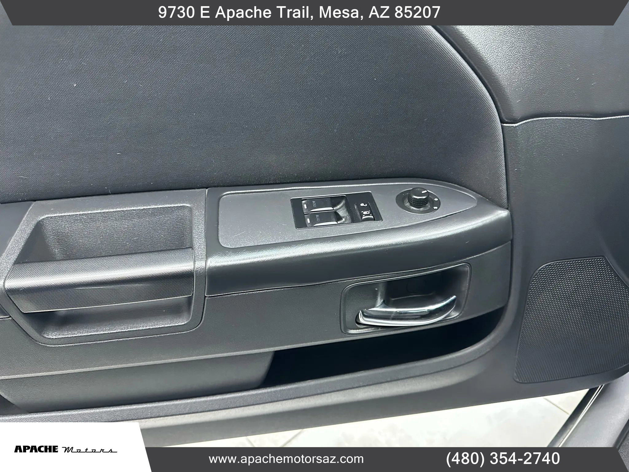 Used 2014 Dodge Challenger SXT image 15