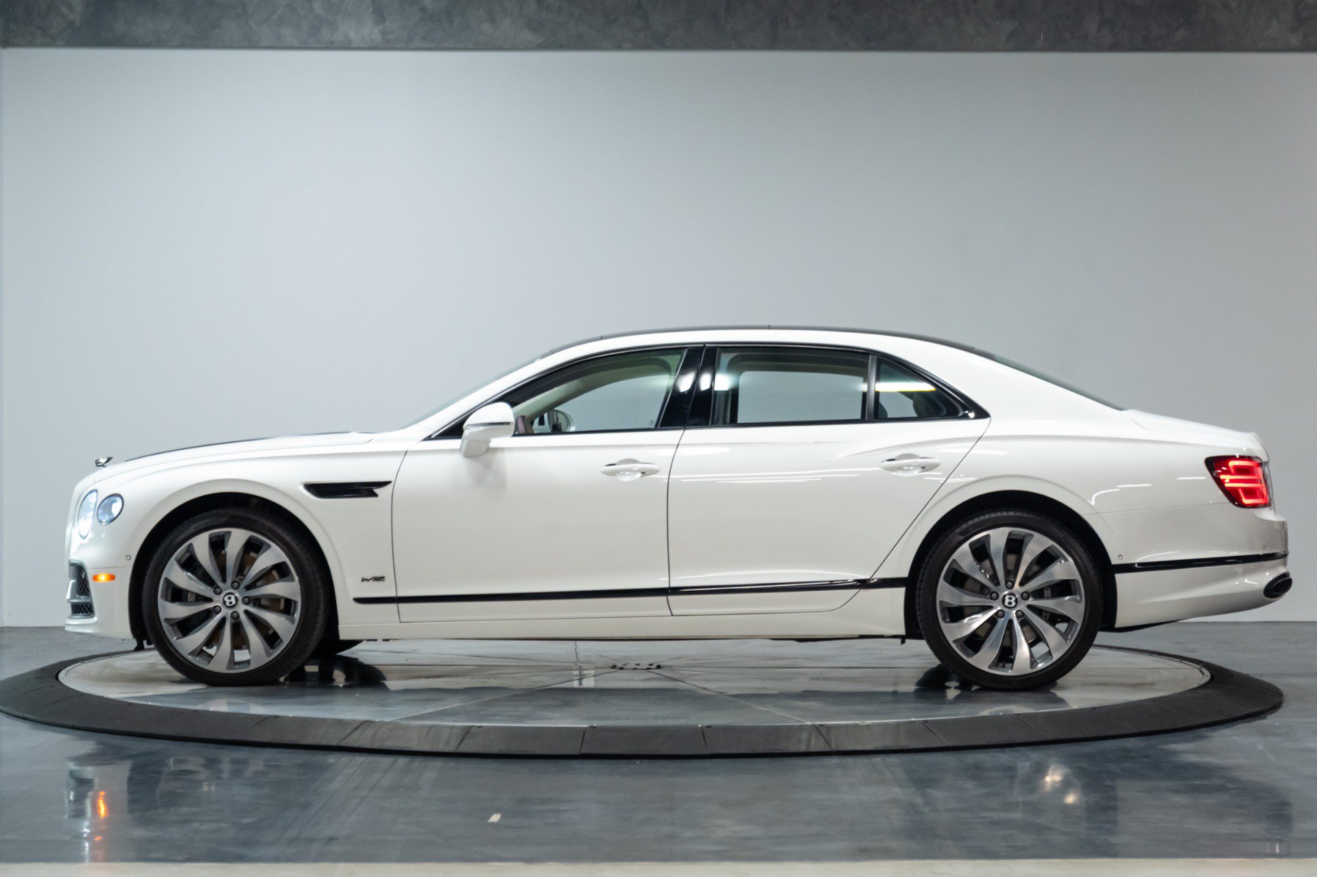 Used 2021 Bentley Flying Spur W12 AWD/4WD image 22