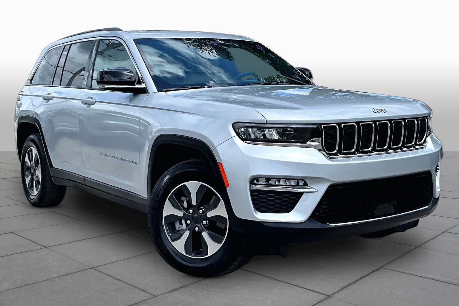 Used 2024 Jeep Grand Cherokee Limited 4xe AWD/4WD image 4
