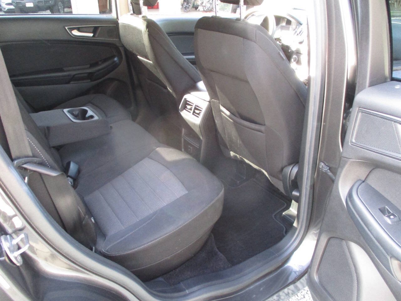 Used 2017 Ford Edge SE w/ Cargo Accessory Package FWD image 11