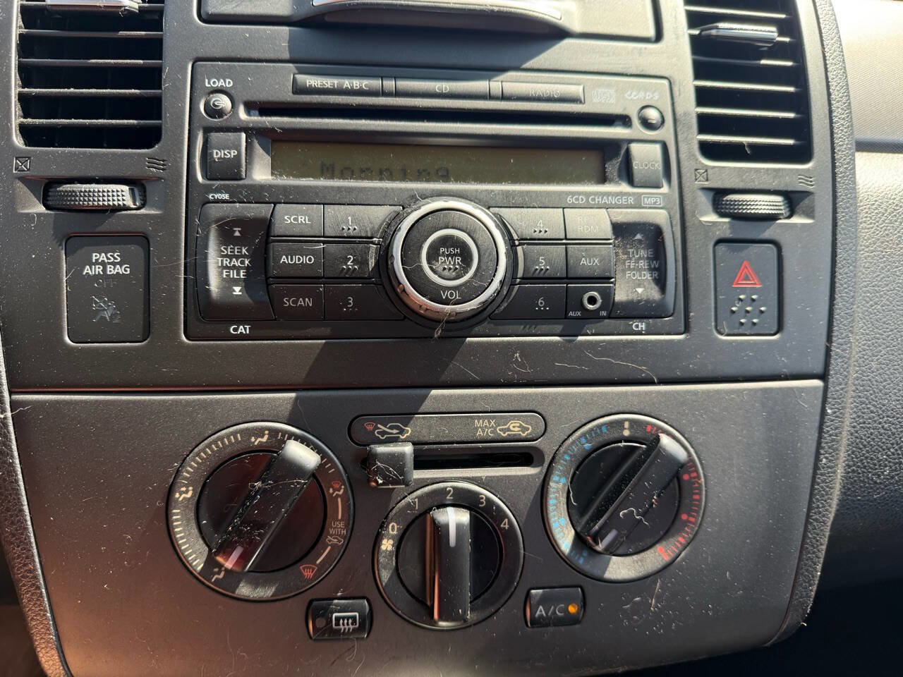 Used 2009 Nissan Versa SL w/ Convenience Pkg image 29