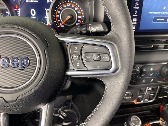 Used 2026 Jeep Wrangler Unlimited Sahara AWD/4WD image 24