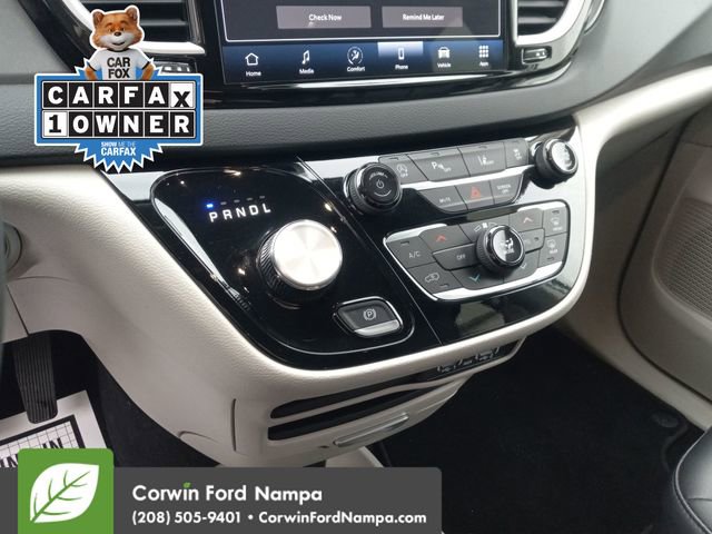 Used 2024 Chrysler Pacifica Touring-L image 17