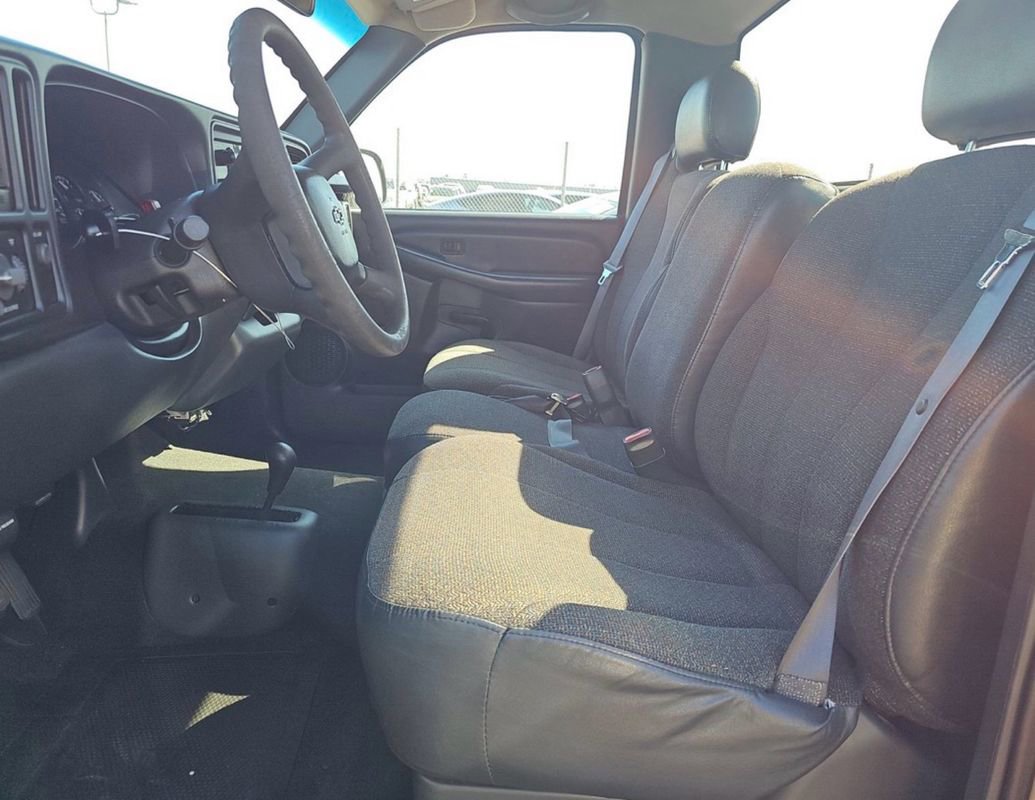 Used 2000 Chevrolet Silverado 1500 4x4 Regular Cab w/ Exterior Appearance Pkg image 4