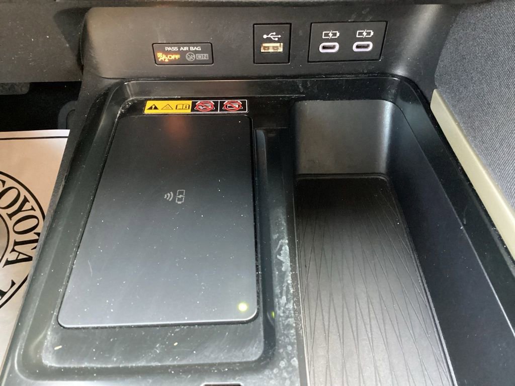 Used 2025 Toyota Camry LE image 19