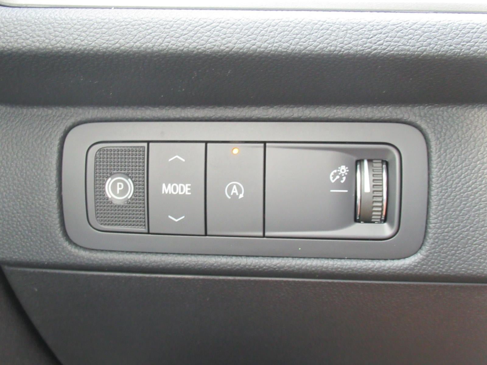 New 2027 Chevrolet Traverse LT w/ Driver Confidence Package FWD image 22