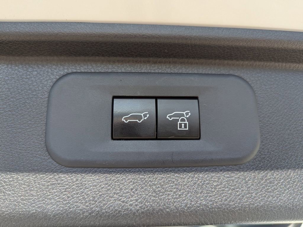 Used 2024 Toyota Grand Highlander XLE image 9