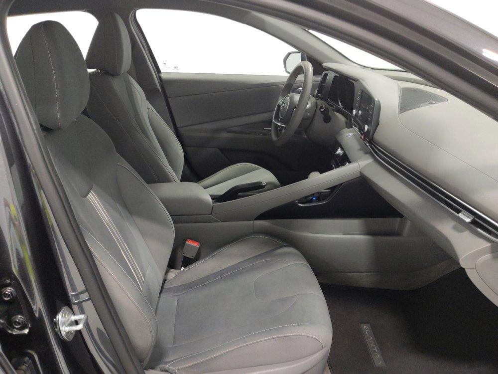 Used 2022 Hyundai Elantra SEL FWD image 21