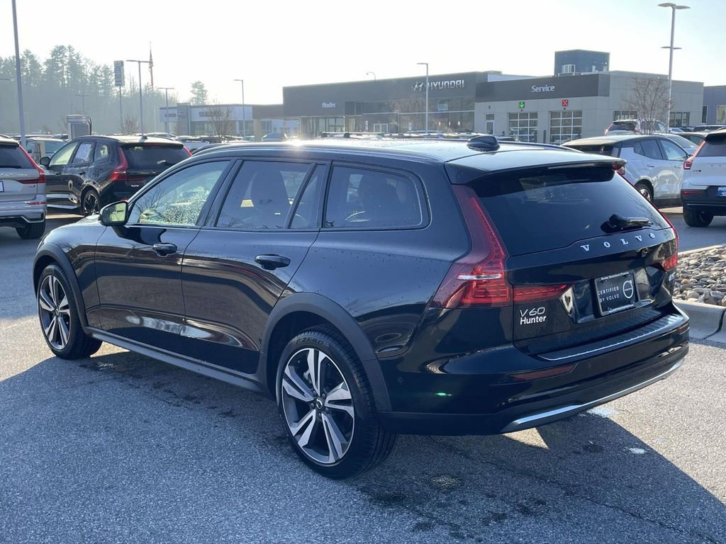 New 2025 Volvo V60 B5 Cross Country Plus w/ Protection Package Premier image 26