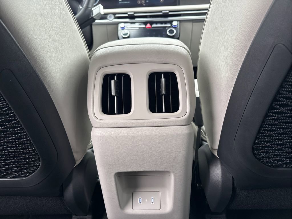 Used 2025 Hyundai Tucson Limited image 29