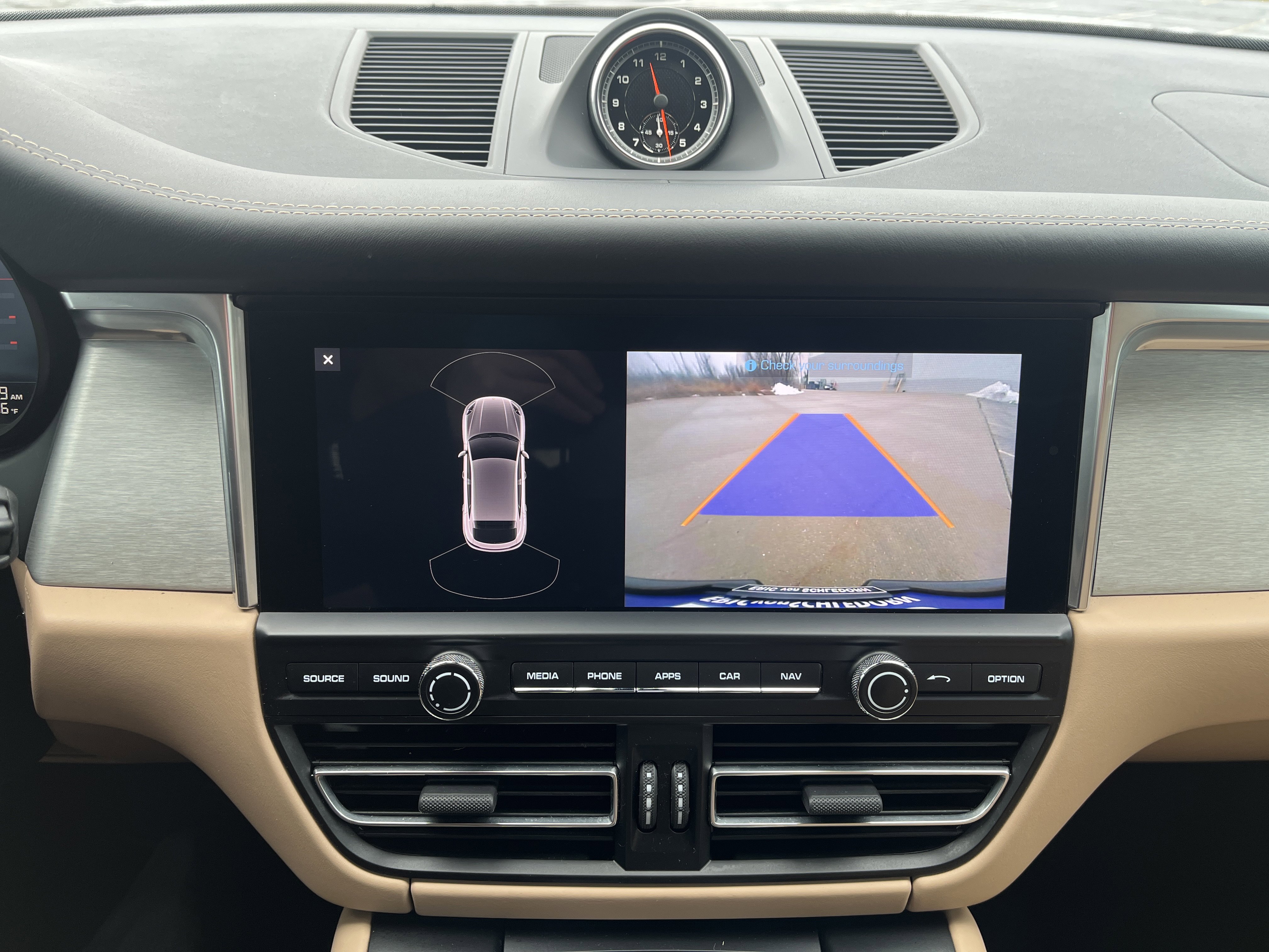 Used 2020 Porsche Macan Turbo image 33