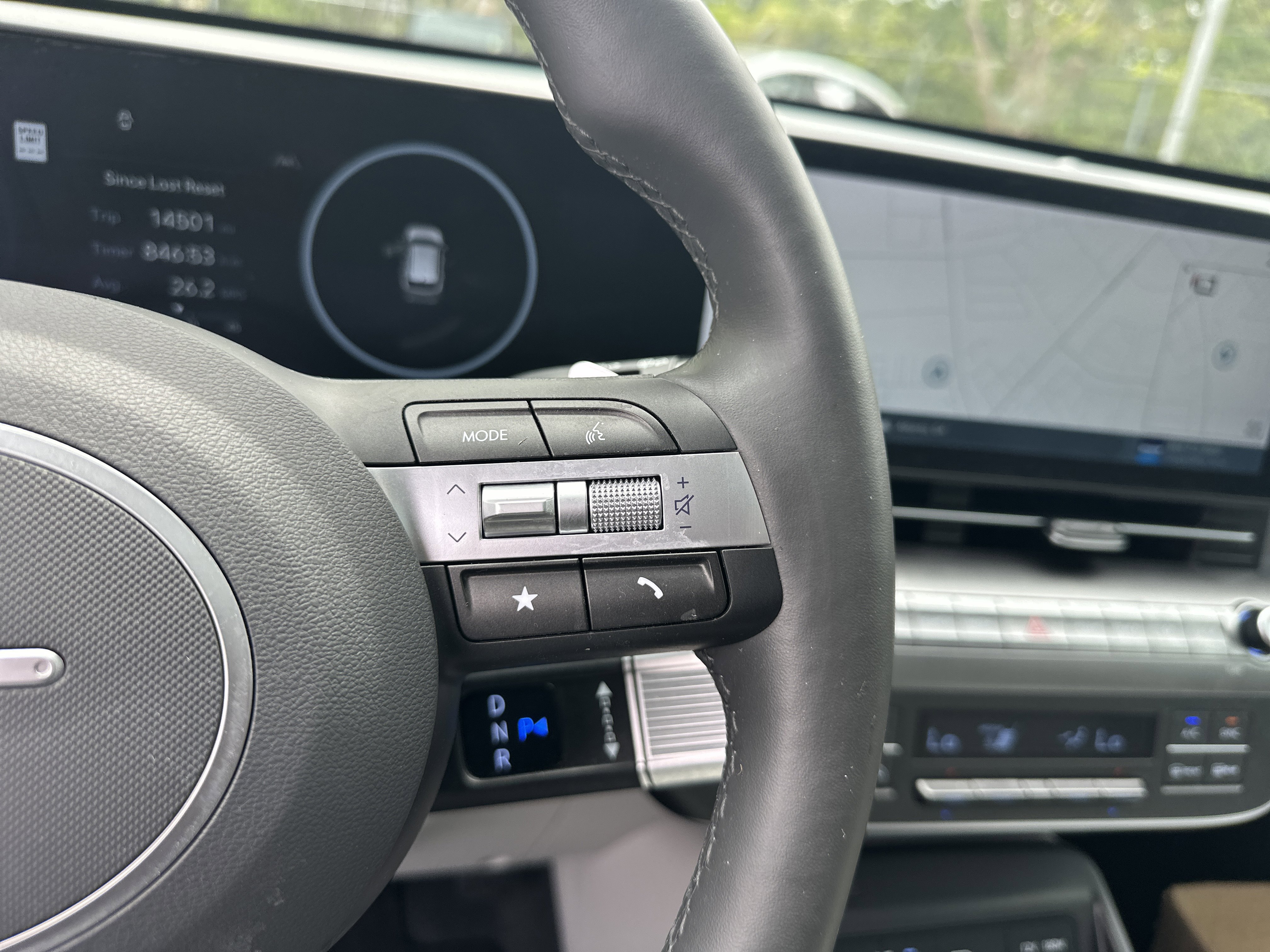 Used 2025 Hyundai Kona Limited image 27
