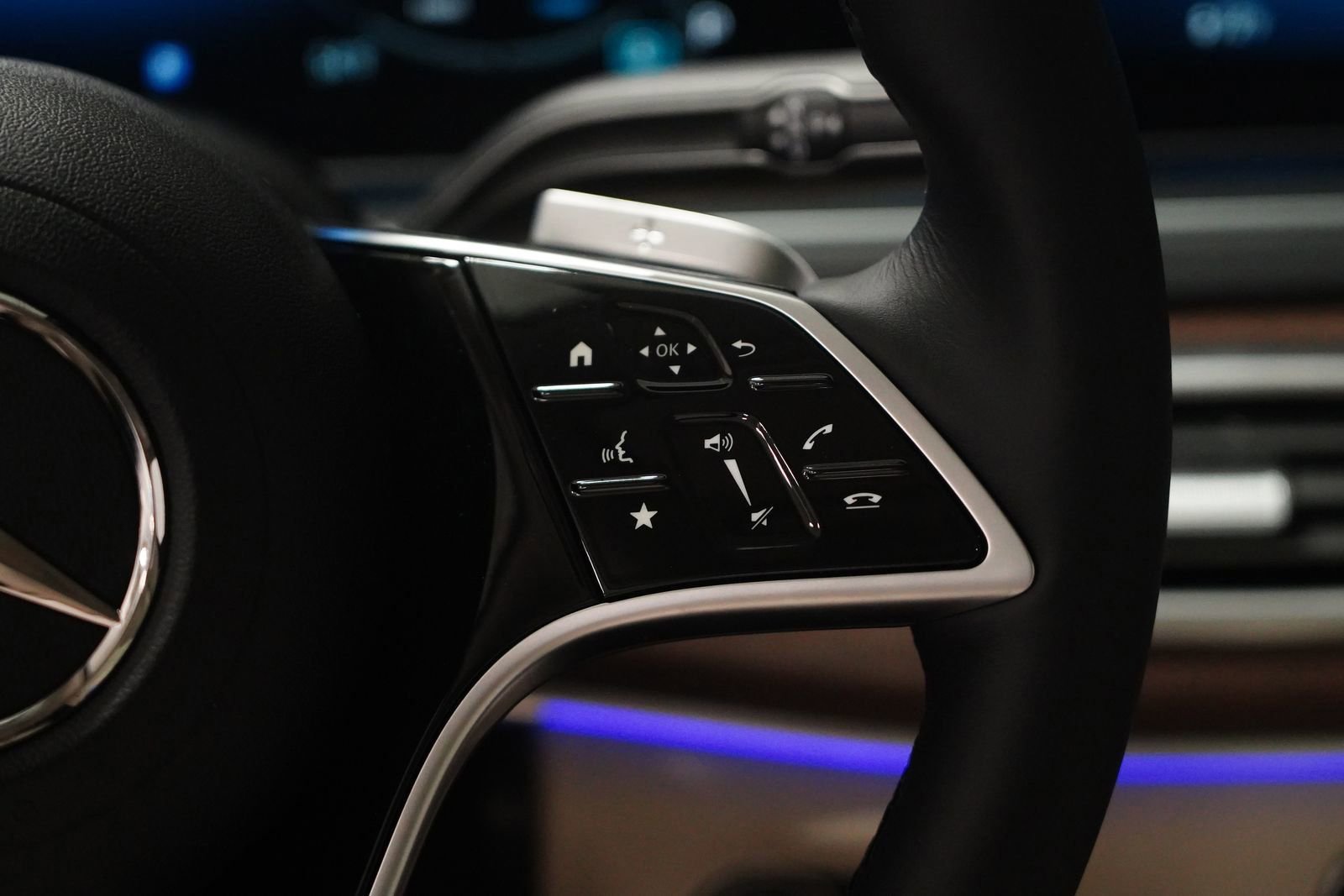 New 2026 Mercedes-Benz GLS 450 4MATIC image 21