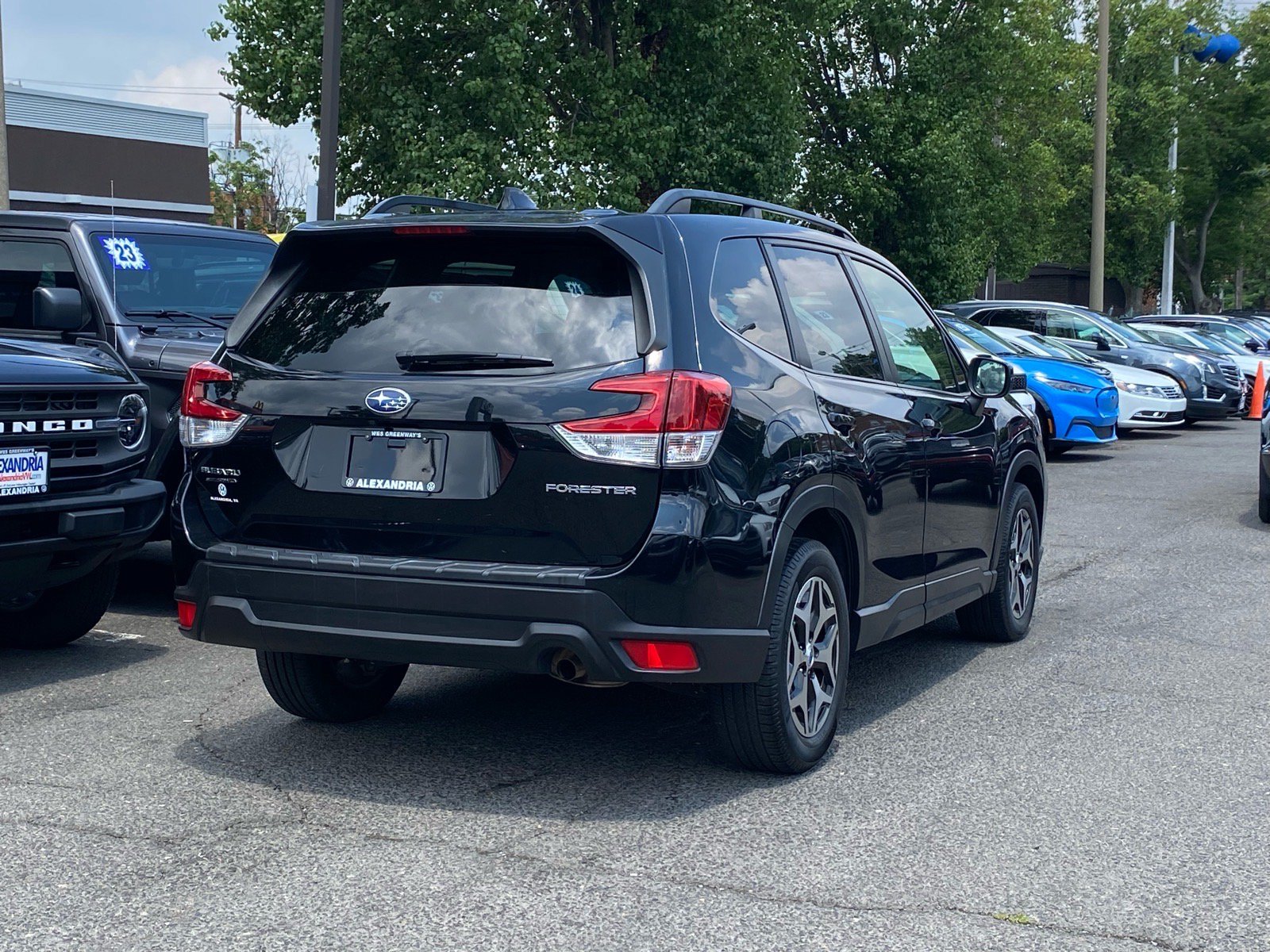 Used 2020 Subaru Forester Premium AWD/4WD image 3