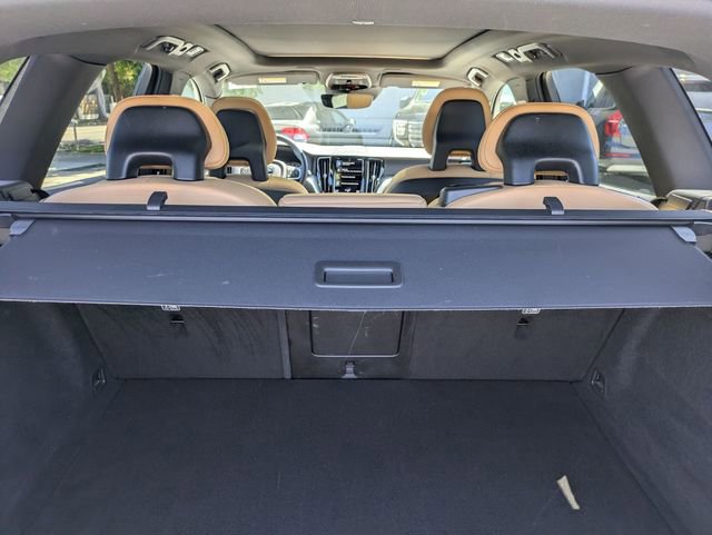 Used 2018 Volvo XC60 T5 Momentum w/ Advanced Package image 27