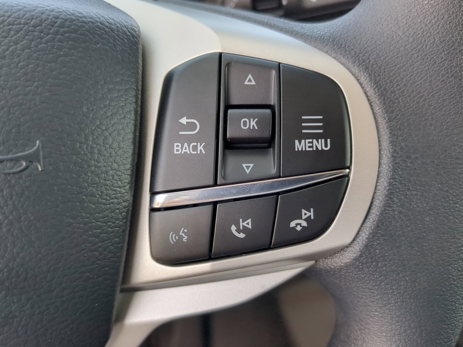 New 2026 Ford Explorer Active RWD image 68