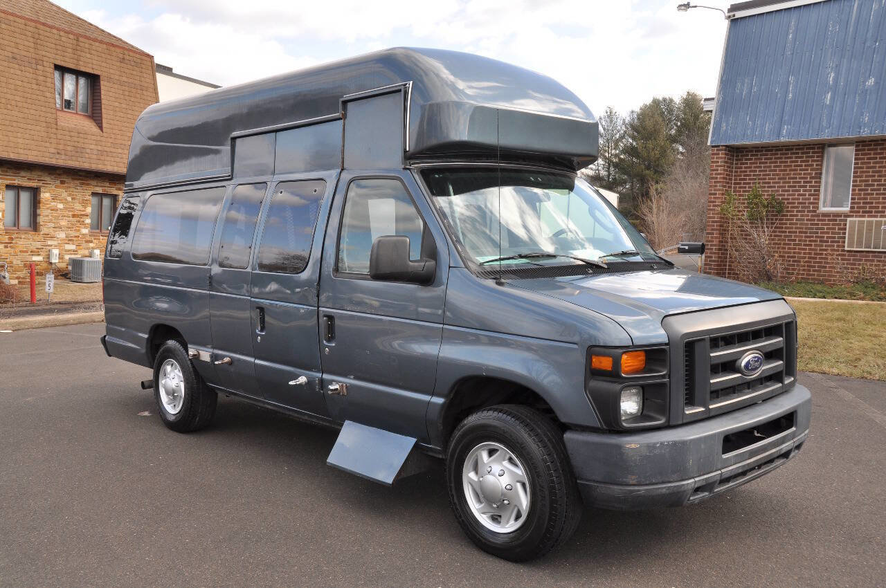 Used 2014 Ford E-350 and Econoline 350 Extended Super Duty w/ Power Group image 6