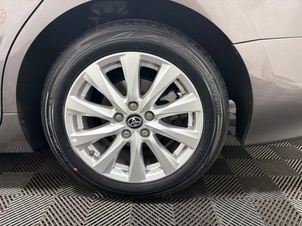 Used 2018 Toyota Camry LE FWD image 34