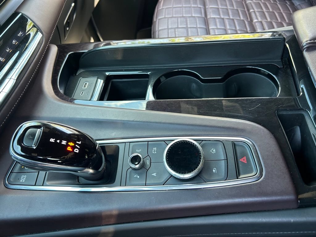 Used 2022 Cadillac Escalade Premium Luxury Platinum RWD image 37