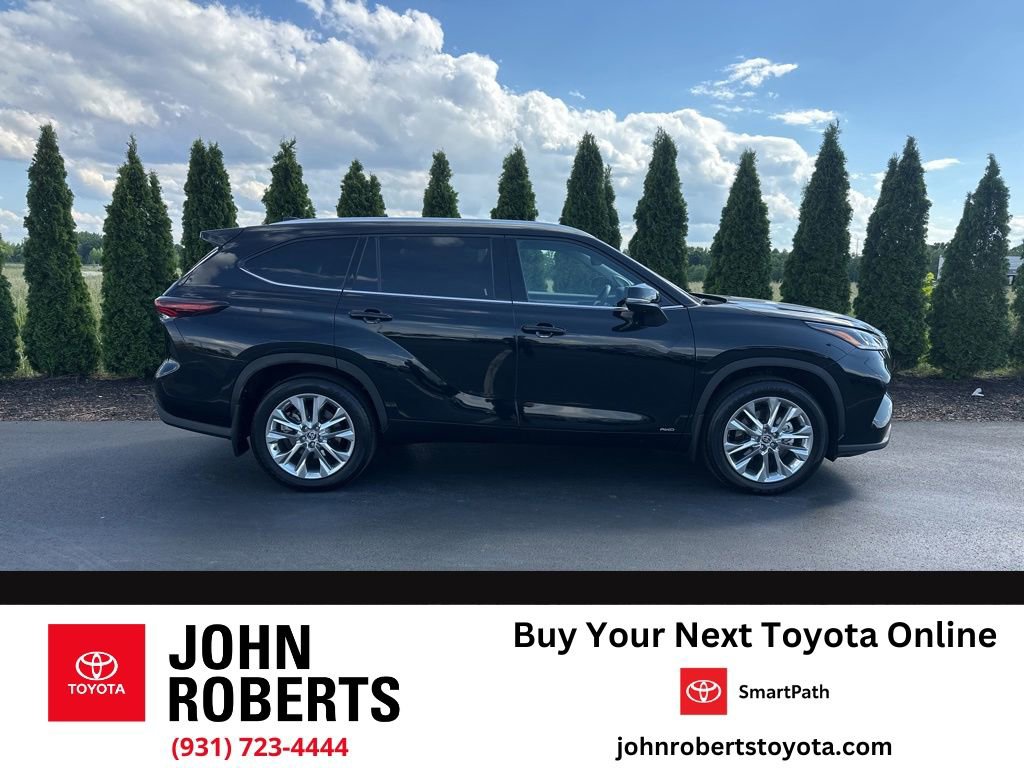 Certified 2025 Toyota Highlander Limited AWD/4WD image 1